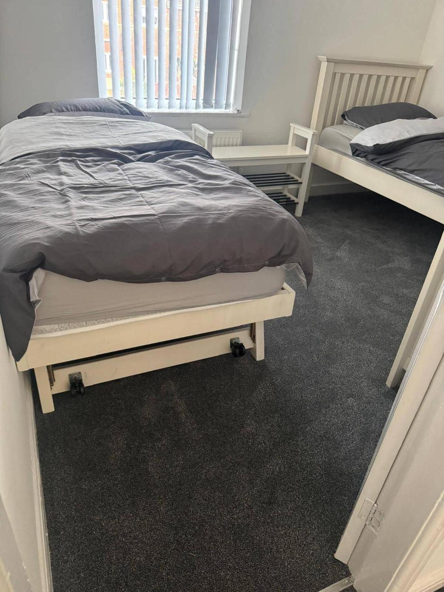 Knotty Ash - 3 Beds - Sleeps 6 - On-site Parking Holiday home Liverpool