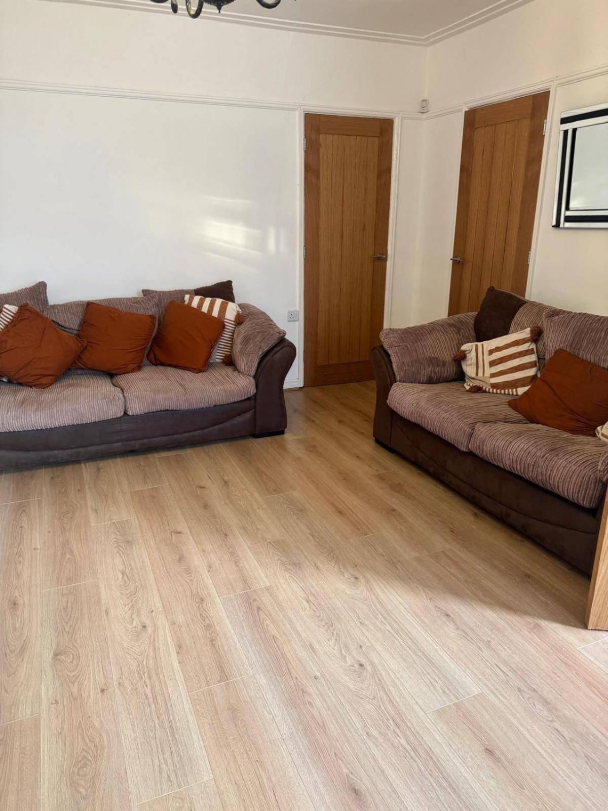 Holiday home Knotty Ash - 3 Beds - Sleeps 6 - On-site Parking