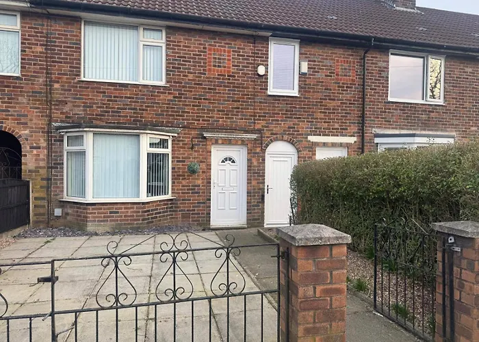 Knotty Ash - 3 Beds - Sleeps 6 - On-Site Parking