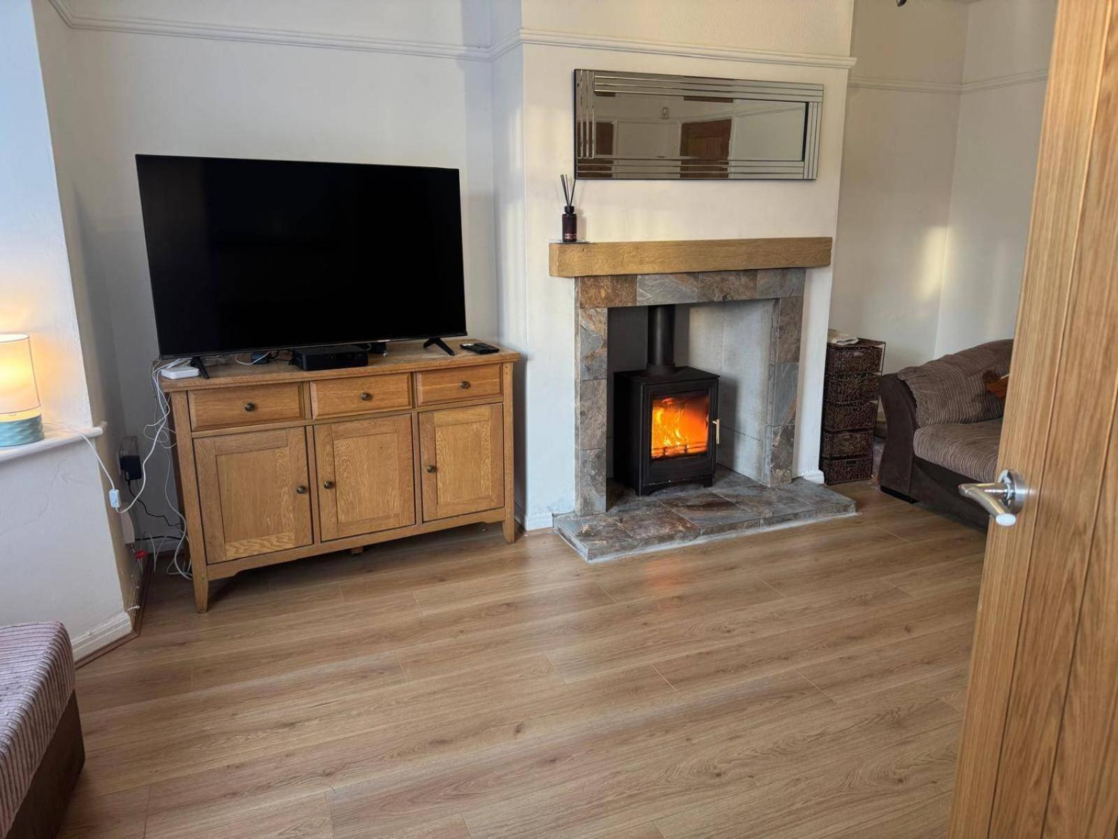 Holiday home Knotty Ash - 3 Beds - Sleeps 6 - On-site Parking