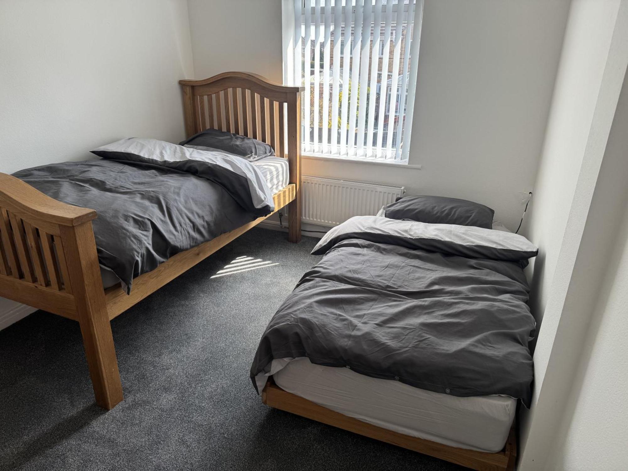 Knotty Ash - 3 Beds - Sleeps 6 - On-site Parking * Liverpool