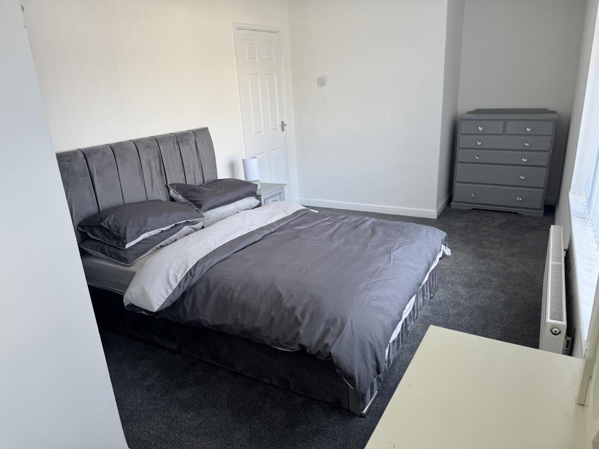 Holiday home Knotty Ash - 3 Beds - Sleeps 6 - On-site Parking Liverpool